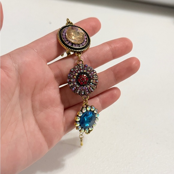 Elegant Multicolor Bracelet with Antique Gold Accents - Picture 4 of 7